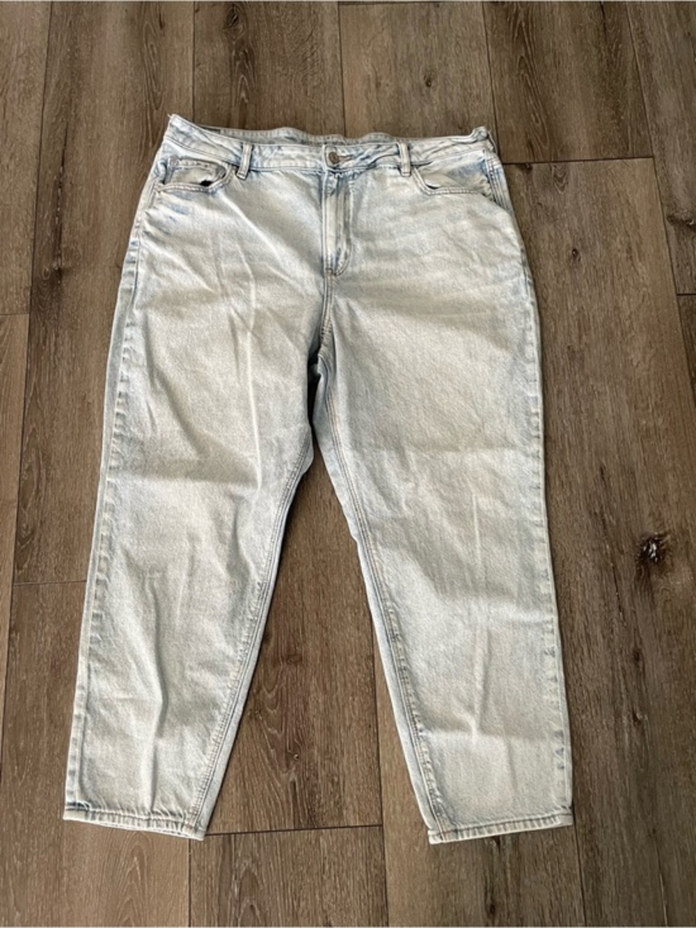American Eagle Outfitters Strigid Mom Jeans Acid Wash Size 20S